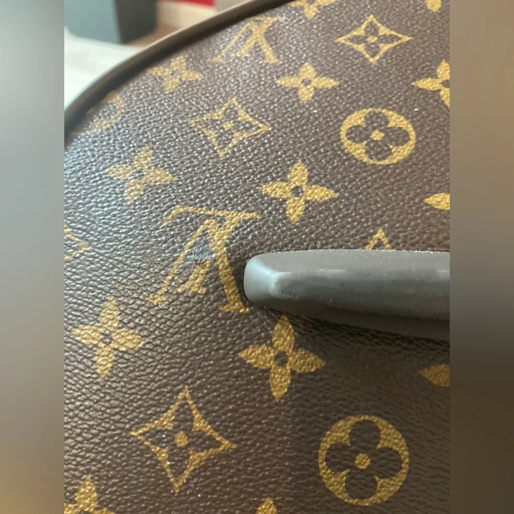 💯% Authentic Louis Vuitton Monogram Duffel Bag (carry-on) - Picture 13 of 16
